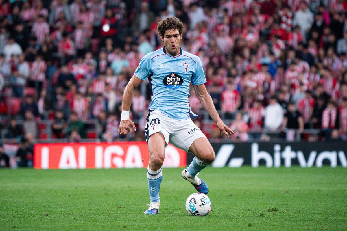 Partido entre el Athletic Club de Bilbao y el Real Club Celta de Vigo en el estadio de San Mamés. Marcos Alonso.. FUTBOL. LIGA. PRIMERA DIVISION.