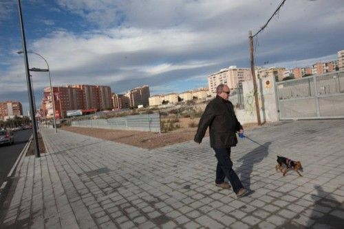 Los vecinos se unen para denunciar la «chapuza» del Acceso Sur de Alicante