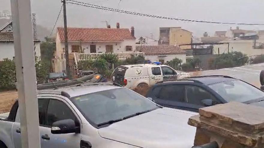 Dispositivo de la Guardia Civil para rescatar a personas en Álora