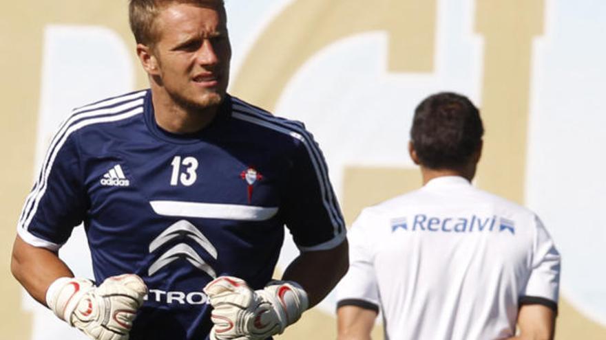 Yoel,  durante un entrenamiento en A madroa. // R. Grobas