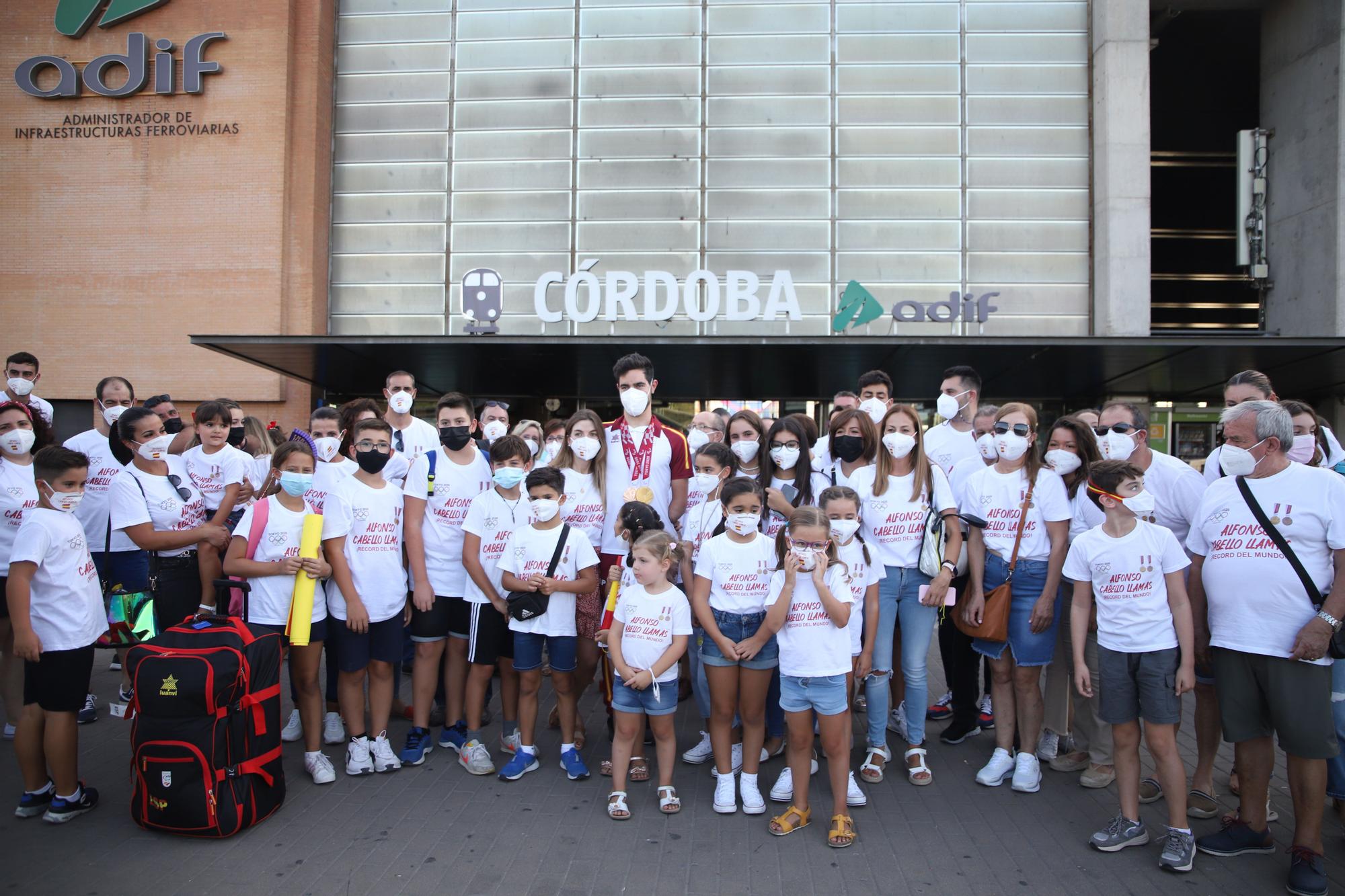 Gran recibiemiento al campeón paralímpico, Alfonso Cabello, a su llegada a Córdoba