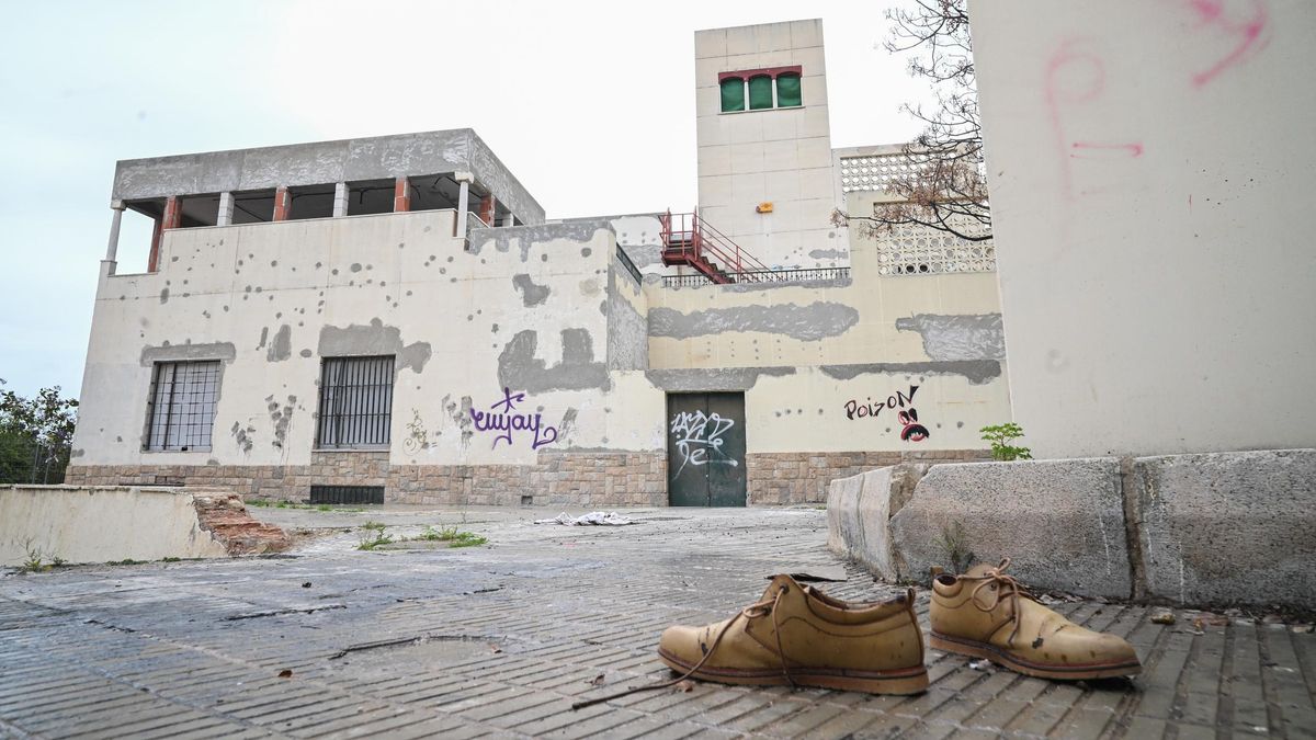 Este es el estado que presenta el Hort del Gat en Elche tras año y medio desde que se paralizaran las obras