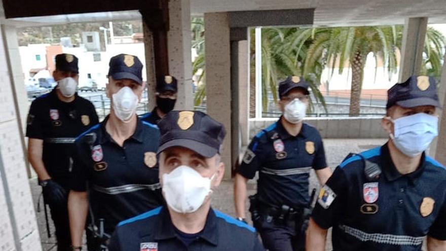 Agentes de la Policía Local de Santa Cruz de La Palma.