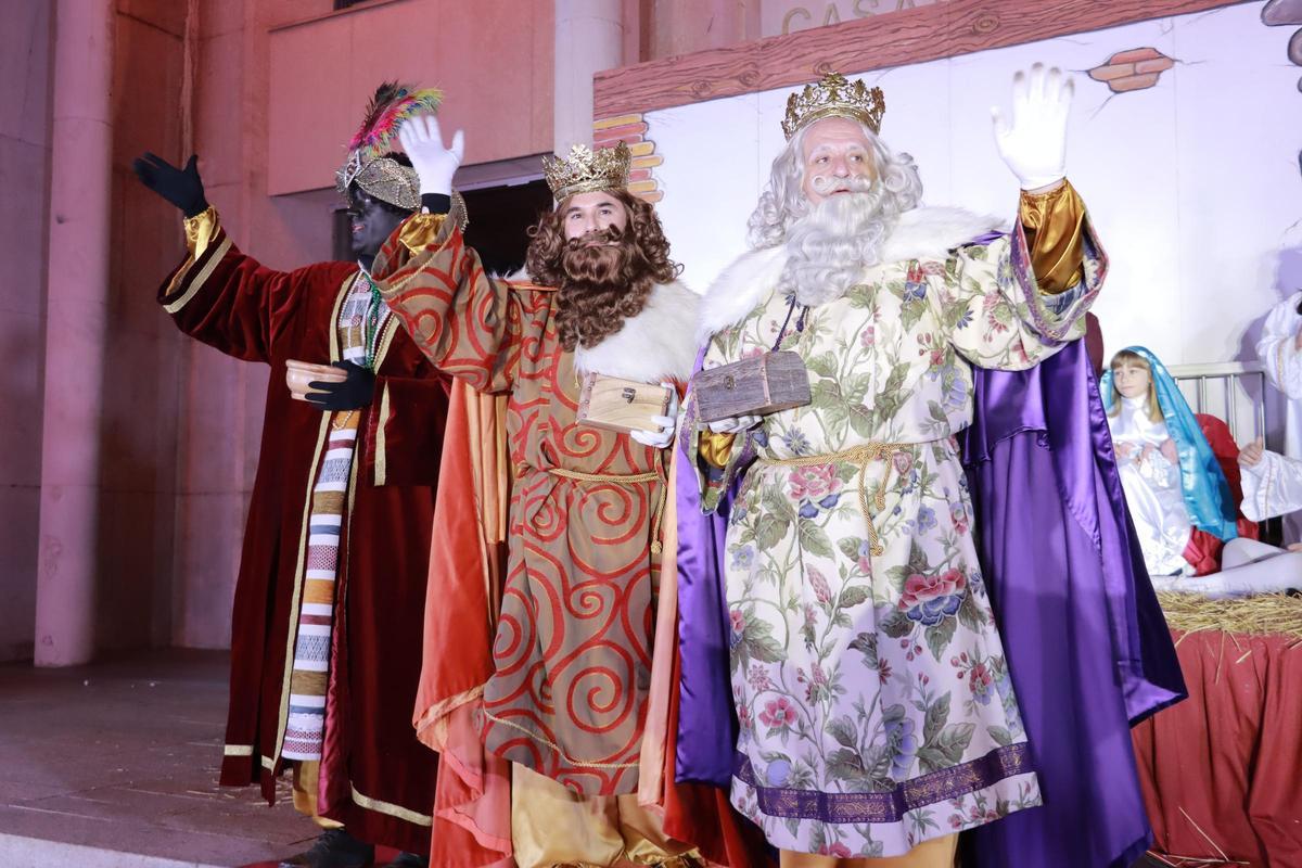 Cabalgata de los Reyes magos por las calles de Vila-real