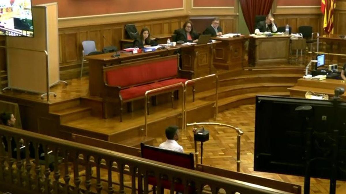 La declaració de l'acusat d'asfixiar la seva exdona a Manresa durant el judici a l'Audiència de Barcelona