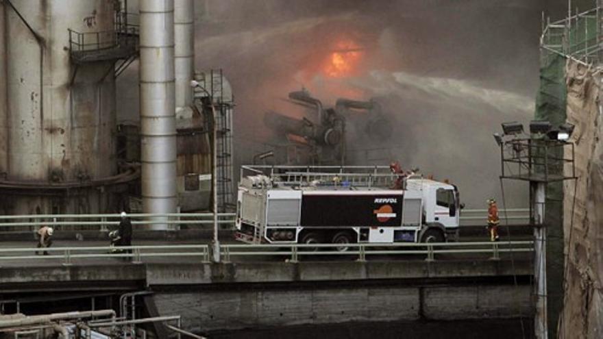 Extinguido el incendio de una refinería de A Coruña