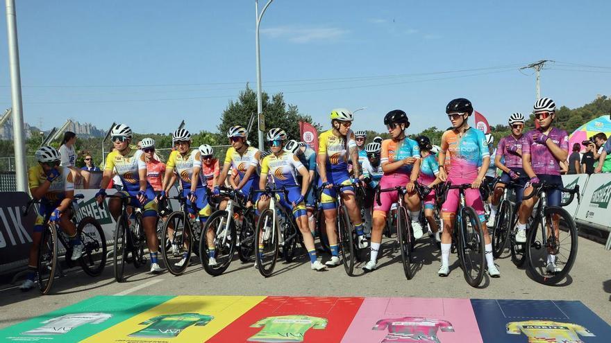 Així ha estat la sortida de la Volta Ciclista Femenina a Sant Vicenç de Castellet