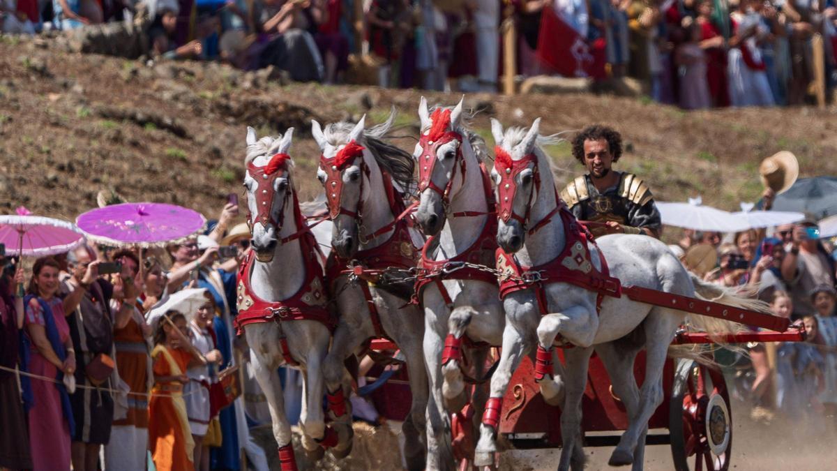 Video |  Así ha sido la gran carrera de cuadrigas del Circo Romano de Mérida