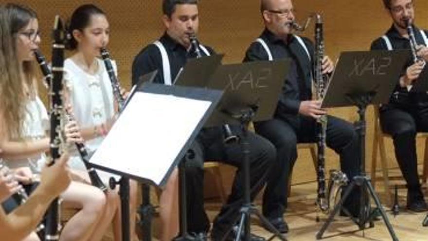 Sax estrena la sala polivalente con música