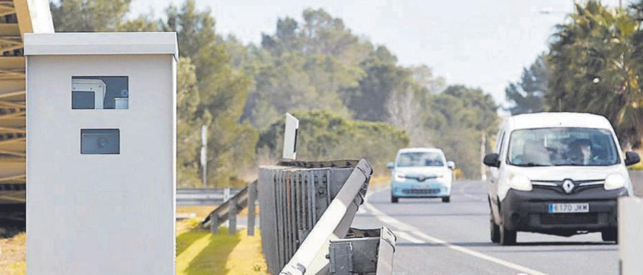 Radar de tráfico en la carretera de Sant Antoni. | J.A. RIERA