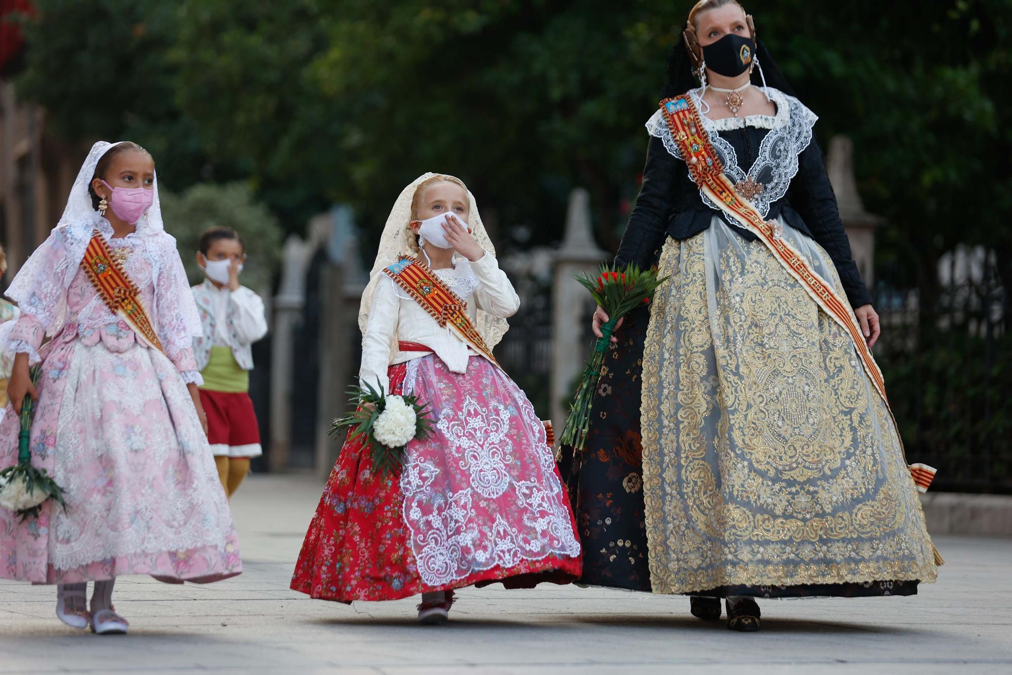 Búscate en el segundo día de Ofrenda por la calle Caballeros (entre las 19.00 y las 20.00 horas)