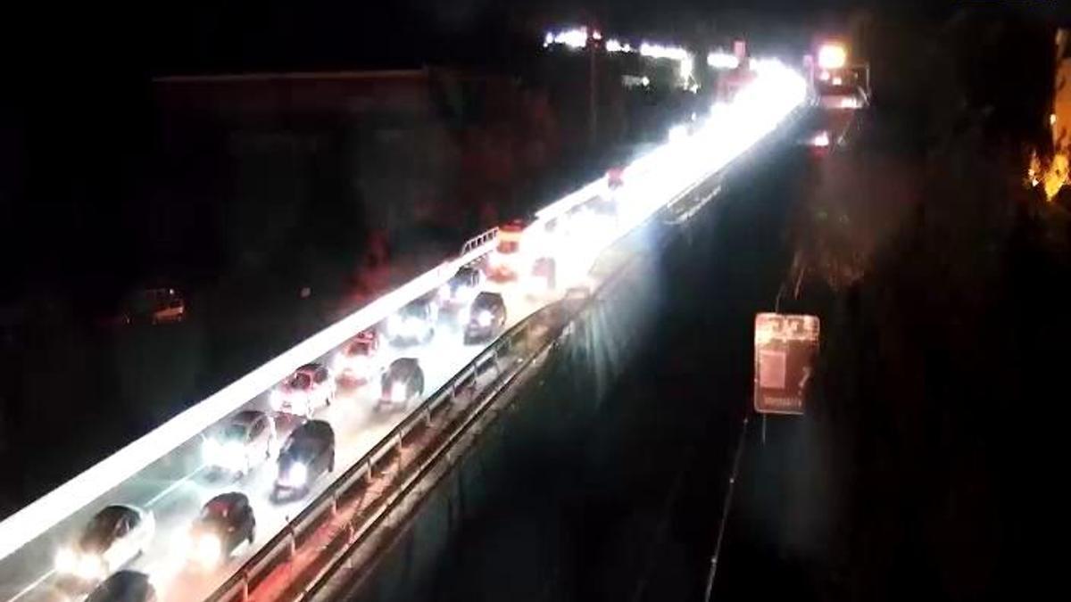 Cotxes retinguts a l'A-2 a causa de l'accident múltiple