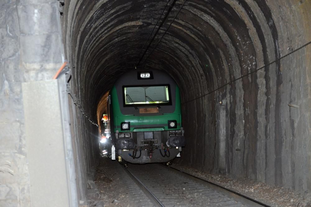 Descarrila un tren de mercancías en Lena