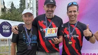 Los veteranos del Club Triatló Alzira arrasan en Gandia