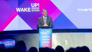 Archivo - El Rey Felipe VI interviene durante la inauguración del Foro Económico Español ‘Wake Up, Spain’, en el Palacio de Linares, a 15 de abril de 2024, en Madrid (España).