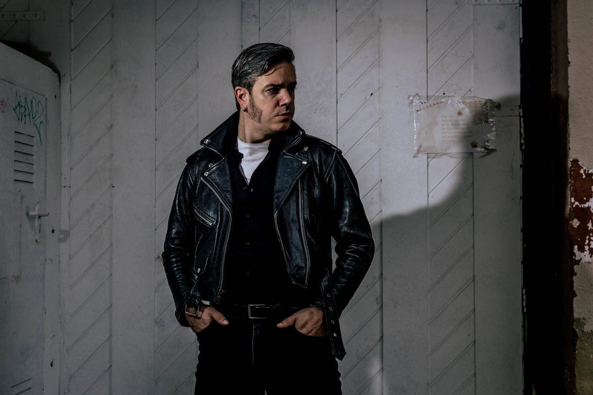 Arnau Tordera, vocalista y principal compositor de la banda de pop-rock 'Obeses', antes de la entrevista con EL PERIÓDICO.