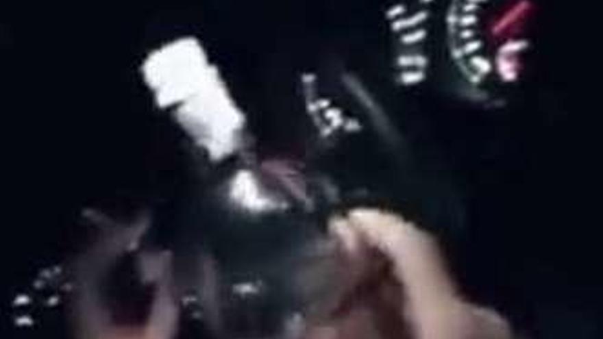 Los Mossos denuncian en Lleida a un conductor que se grabó bebiendo ginebra a 200 km/h