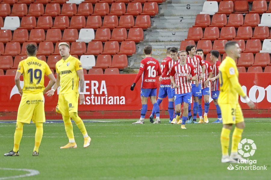 Partido de la Liga Smartbank entre el Sporting y el Málaga CF