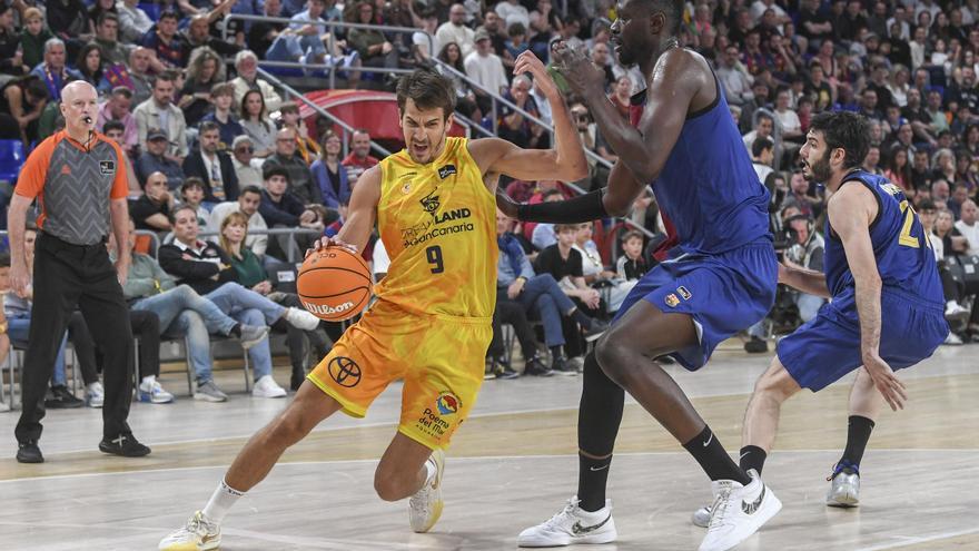 El CB Gran Canaria pasa del cielo al infierno ante el Barça en el Palau
