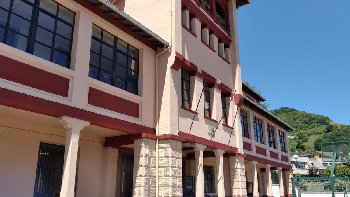 Fachada principal del colegio.