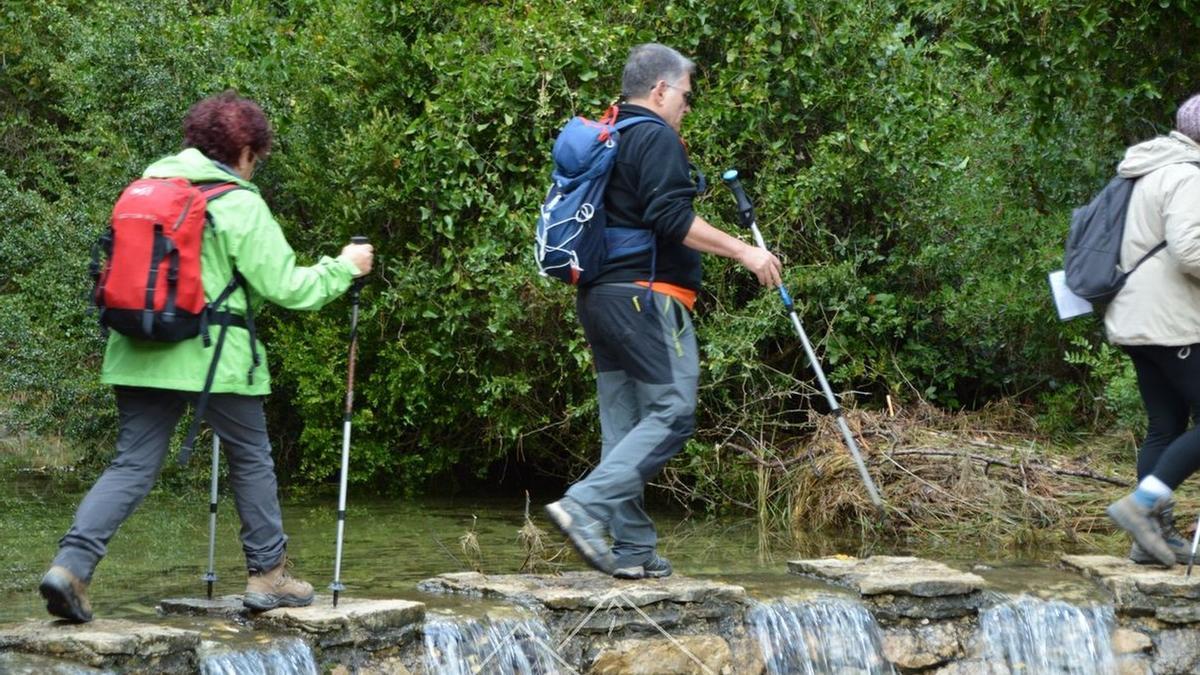 Turistas en la Tinença de Benifassà, en Castellón