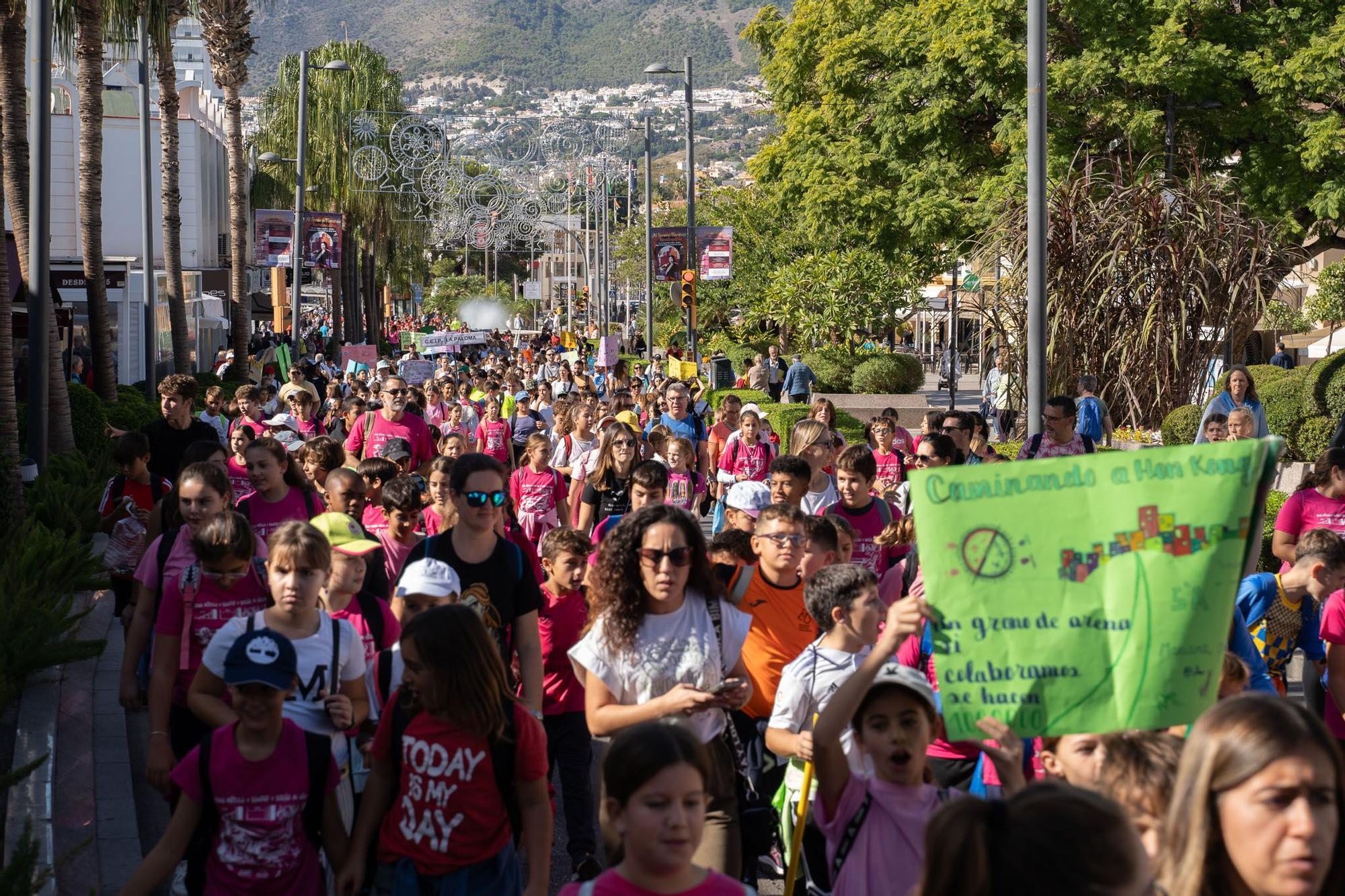 La carrera de Benalmádena 'Caminando por un reto', en imágenes