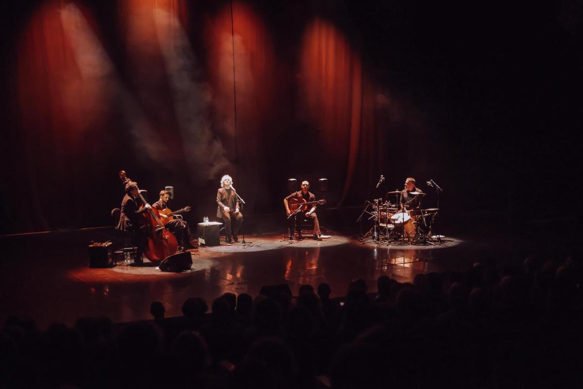 Les fotos de Mayte Martín a l'Auditori de Girona