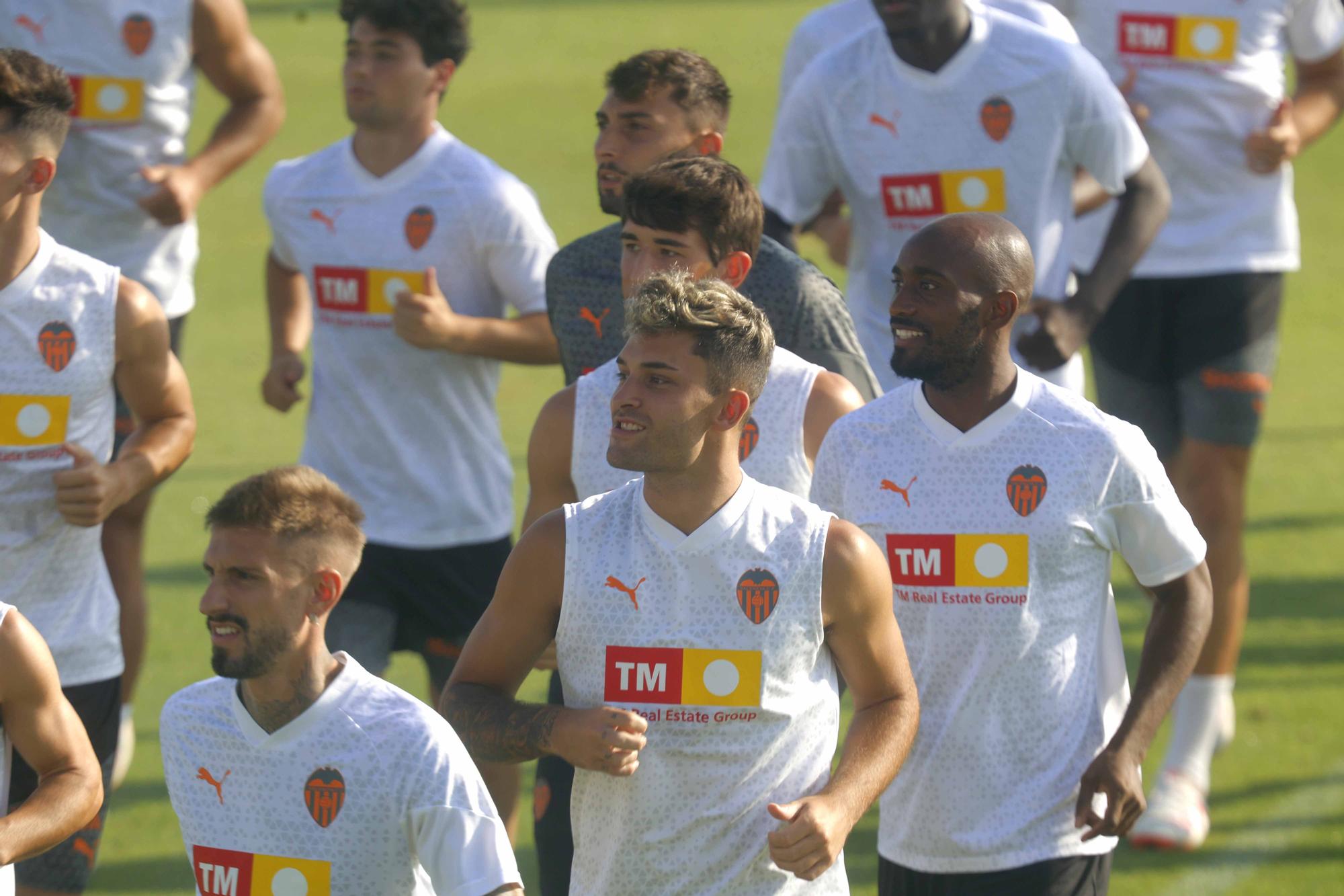 Primer entrenamiento del Valencia abierto a medios de comunicación