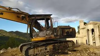 Sabotaje a unas obras en Llíber: arden de madrugada tres retroexcavadoras