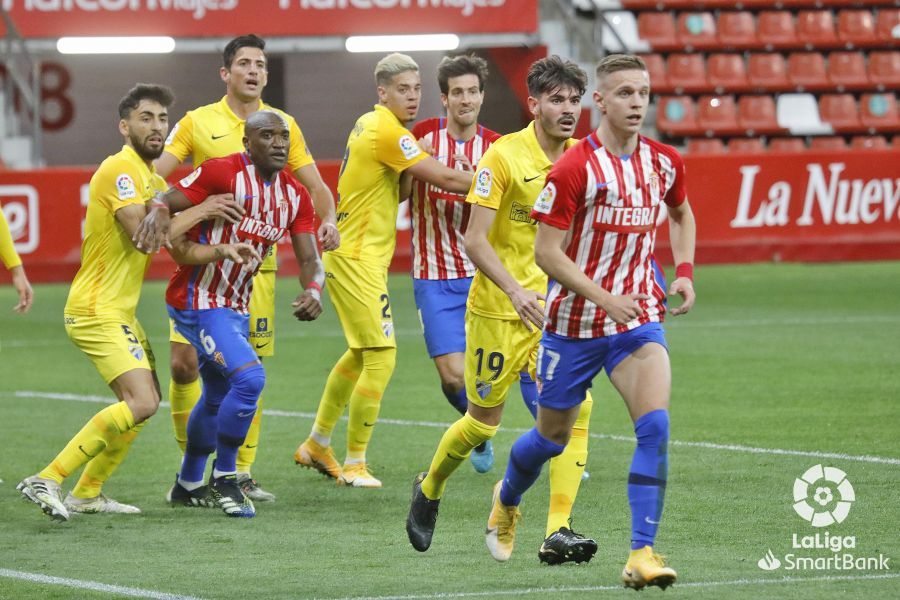 Partido de la Liga Smartbank entre el Sporting y el Málaga CF