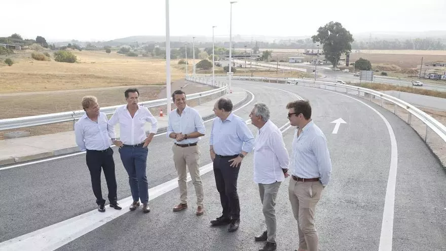 Reabre la carretera de acceso al cementerio de La Fuensanta