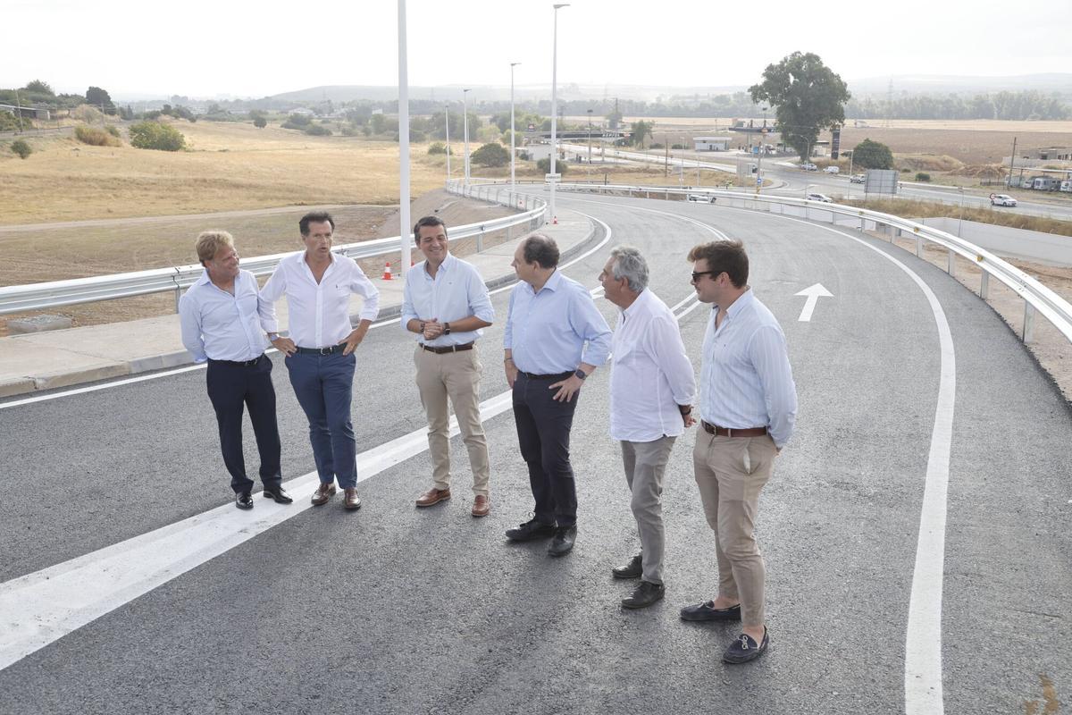 Inauguración de la renovada carretera de acceso al cementerio de La Fuensanta.