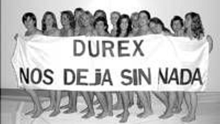 Desnudas contra el cierre de Durex en Barcelona