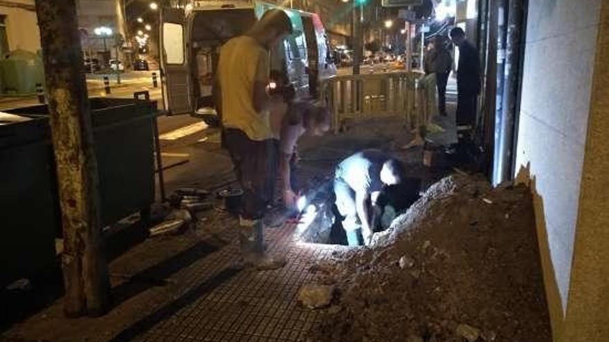 A Estrada regresa a los cortes en el suministro de agua en la avenida Benito Vigo