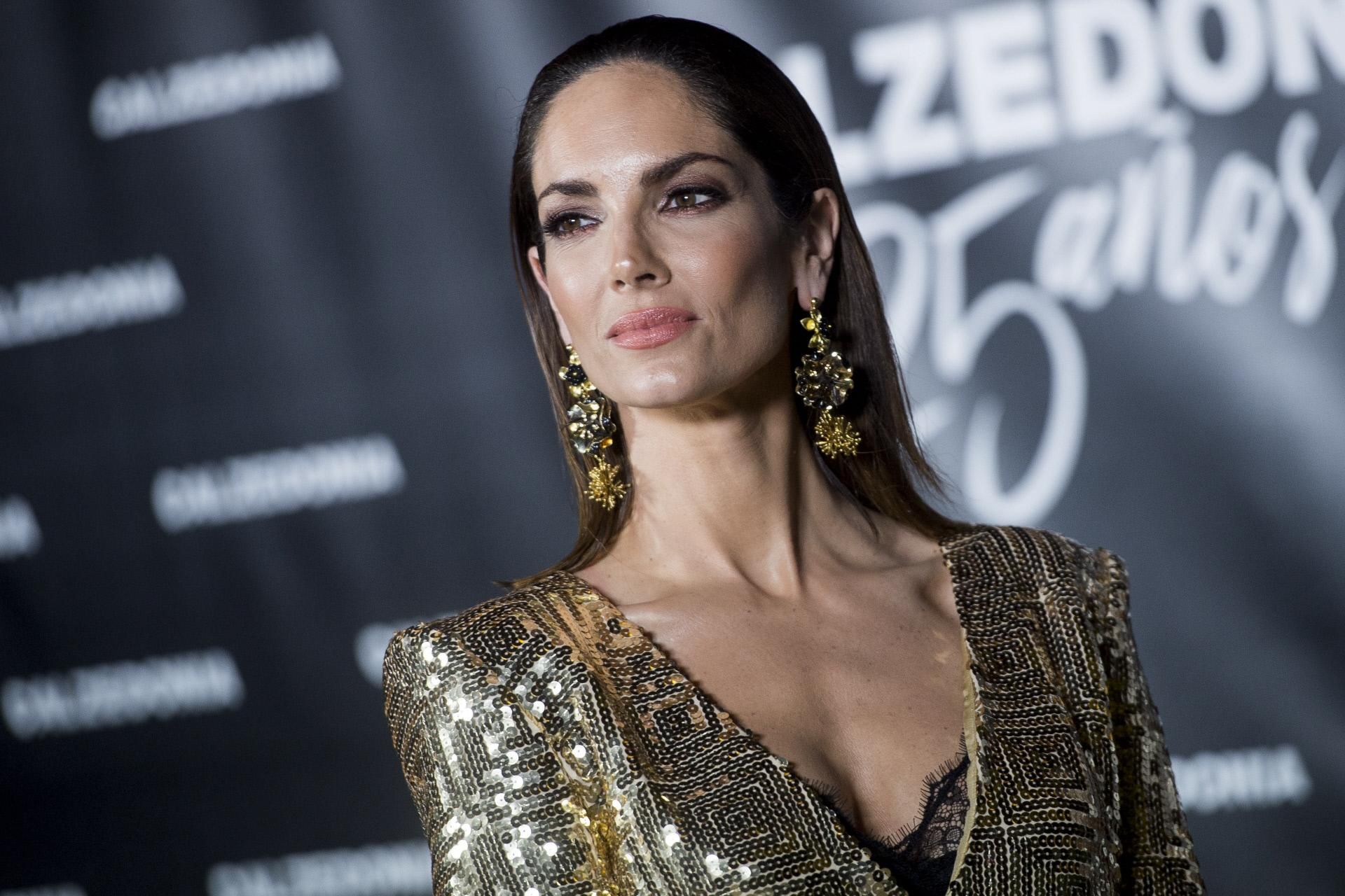 Fiesta 25 aniversario de Calzedonia: look de Eugenia Silva