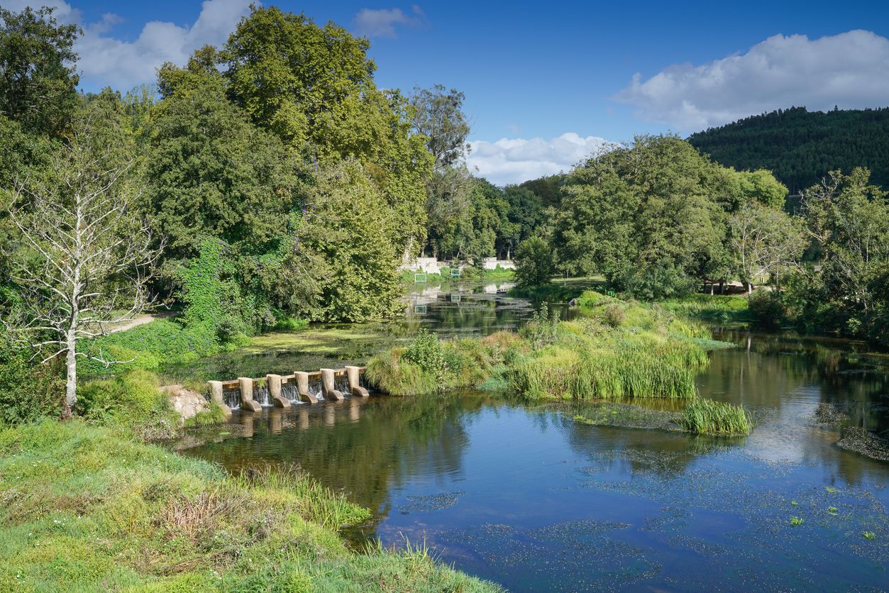 El agua es una constante en este pueblo termal de Galicia.