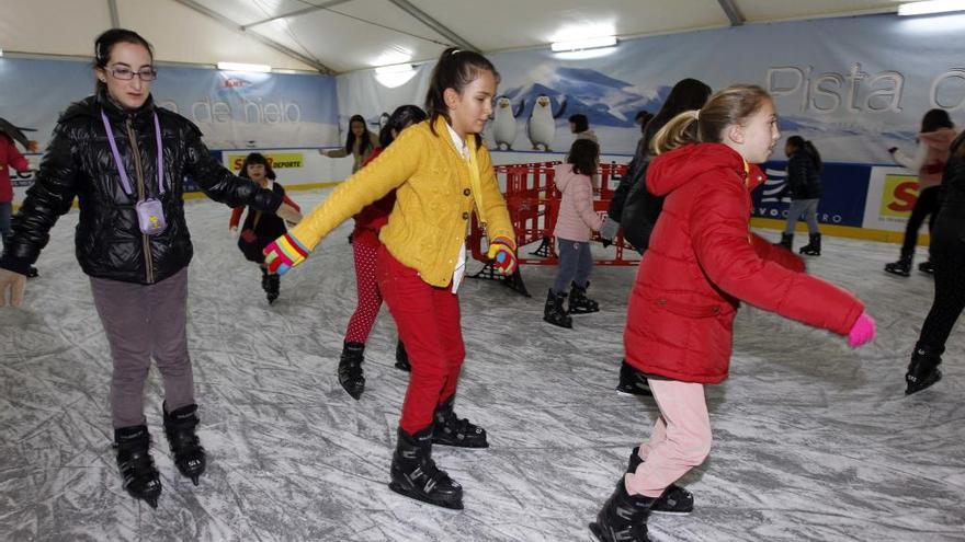 Levante-EMV invita a sus lectores a patinar en la pista de hielo de Nuevo Centro