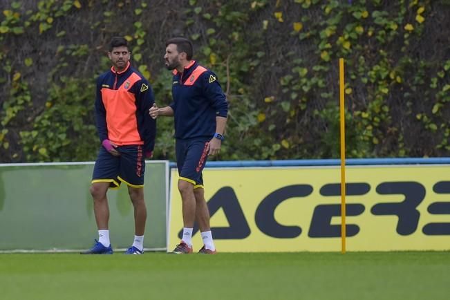 Entrenamiento de la Unión Deportiva en Barranco ...