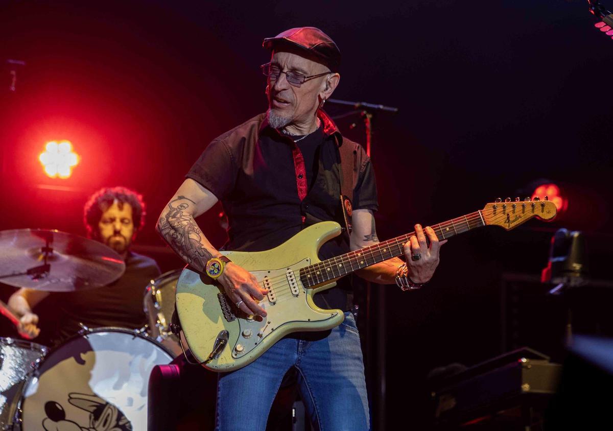 Alicante vibra con el directo de Fito & Fitipaldis