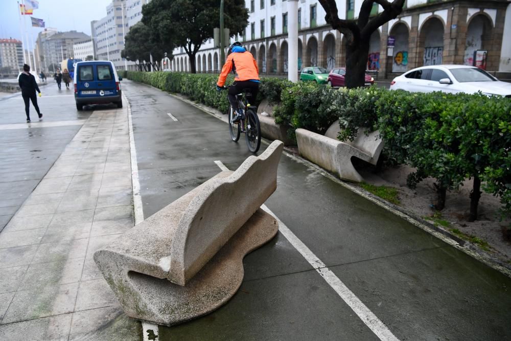 El temporal deja rastro en el paseo coruñés