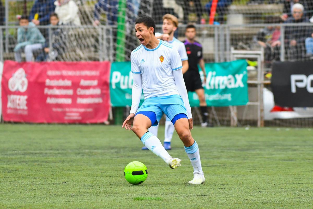 Mateo Mejía, en un partido con el Zaragoza cadete en 2019.