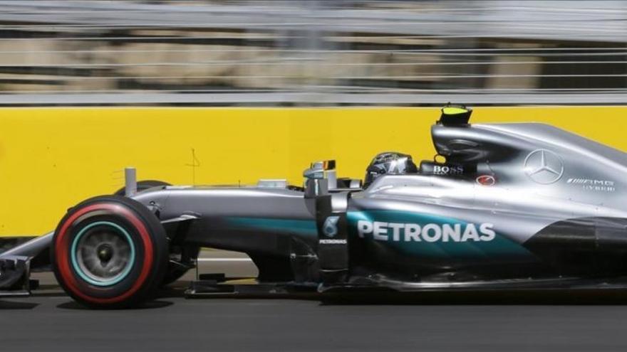 Rosberg arrasa en Bakú y liderará la parrilla del GP de Europa