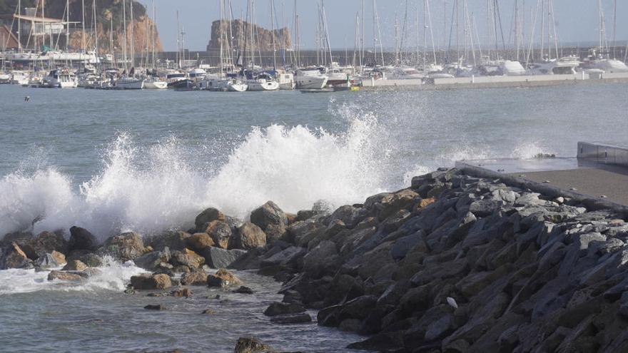 El port de Sant Feliu de Guíxols durant el temporal «Gloria»