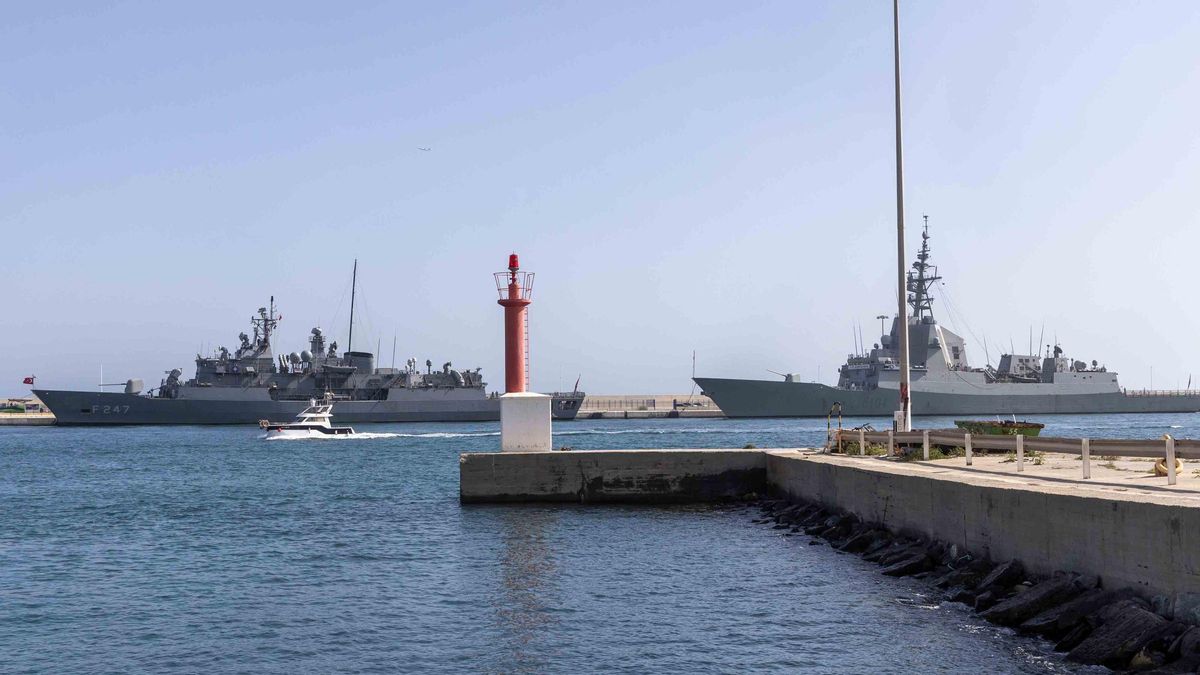 Tres buques pertenecientes a la OTAN en el puerto de Alicante