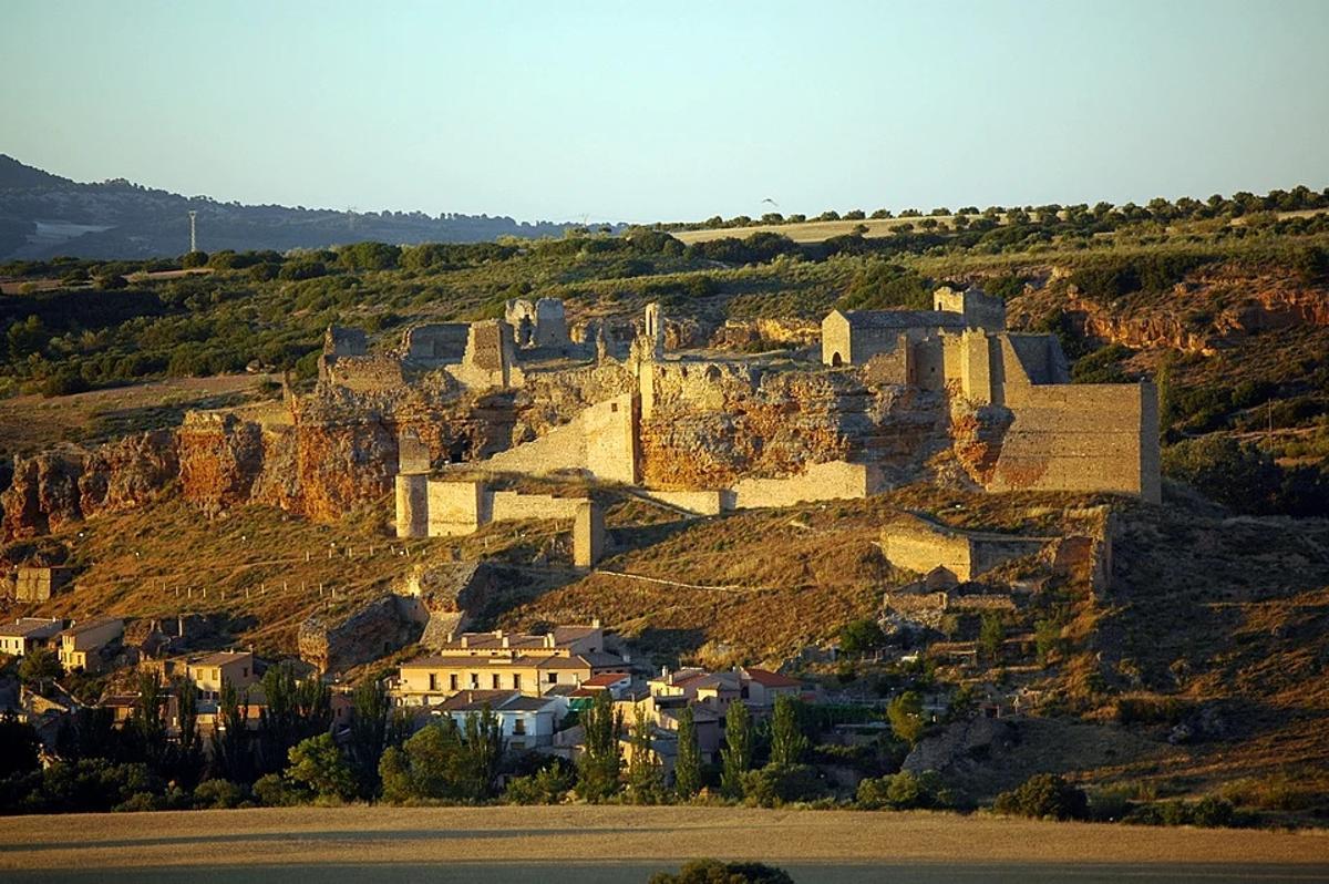 El castillo de Zorita de los Canes data de la época musulmana aunque fue reformado por la Orden de Calatrava