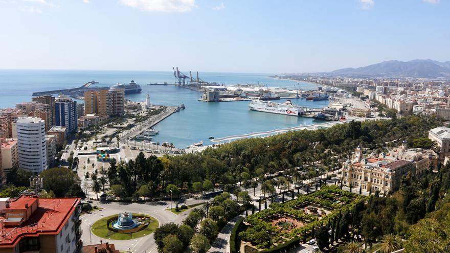Vistas del Puerto de Málaga.