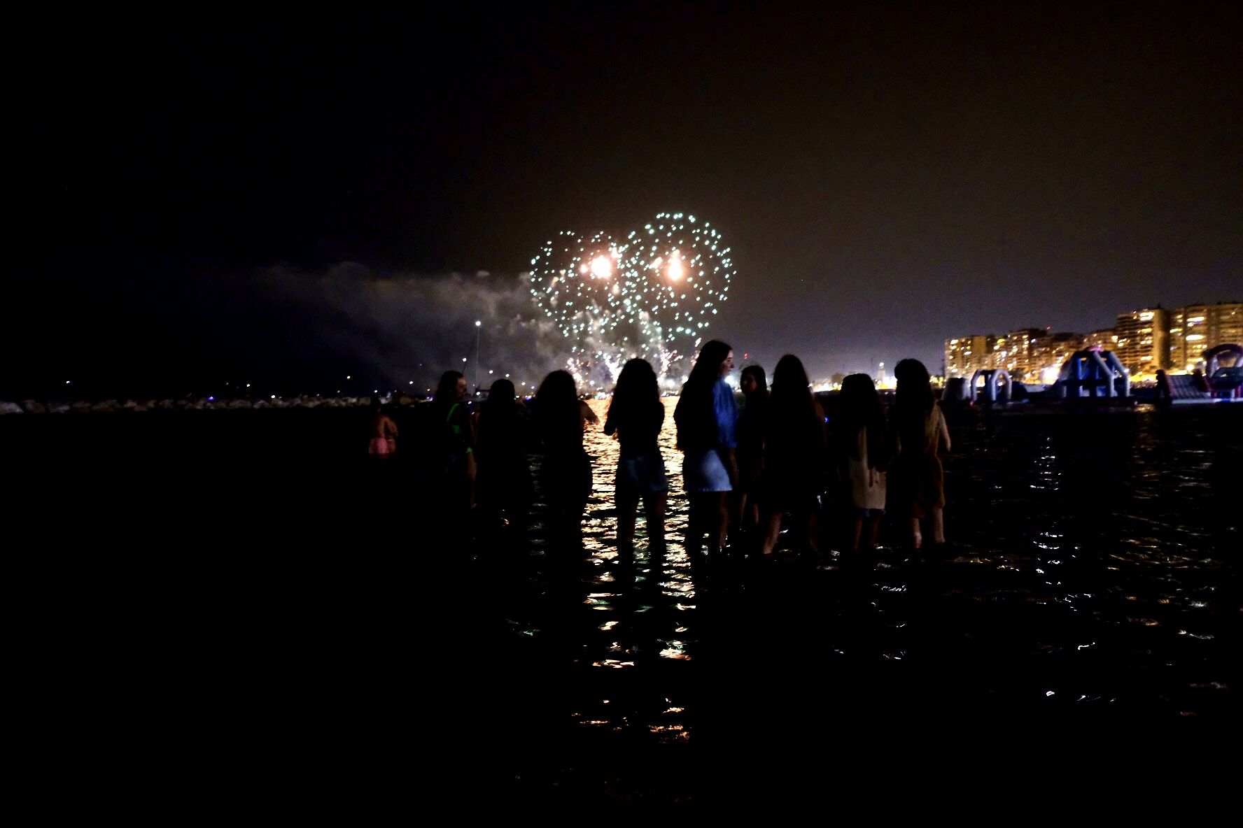 Los fuegos artificiales dan la bienvenida a la Feria de Málaga 2022