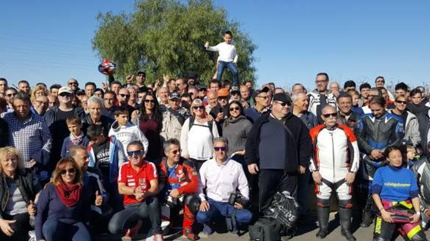 Pedro J. Vallespí recibió un sentido homenaje del motociclismo de la Comunitat Valenciana.