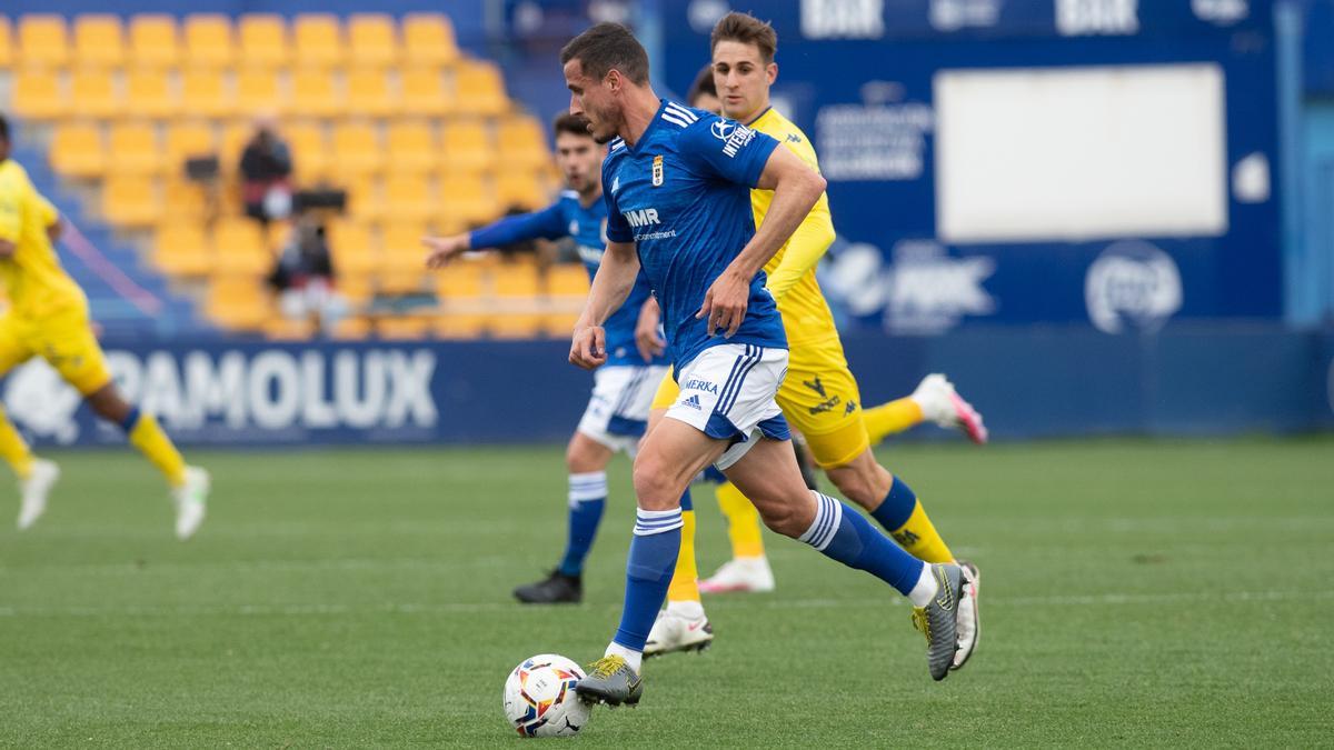 Christian Fernández durante el partido ante el Alcorcón