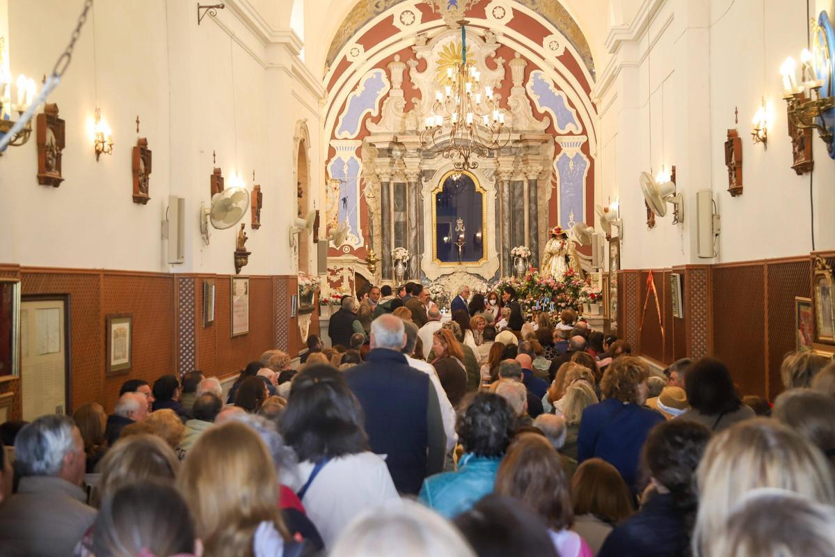 EN IMÁGENES | La lluvia embarra el día grande de la romería de la Virgen de Bótoa